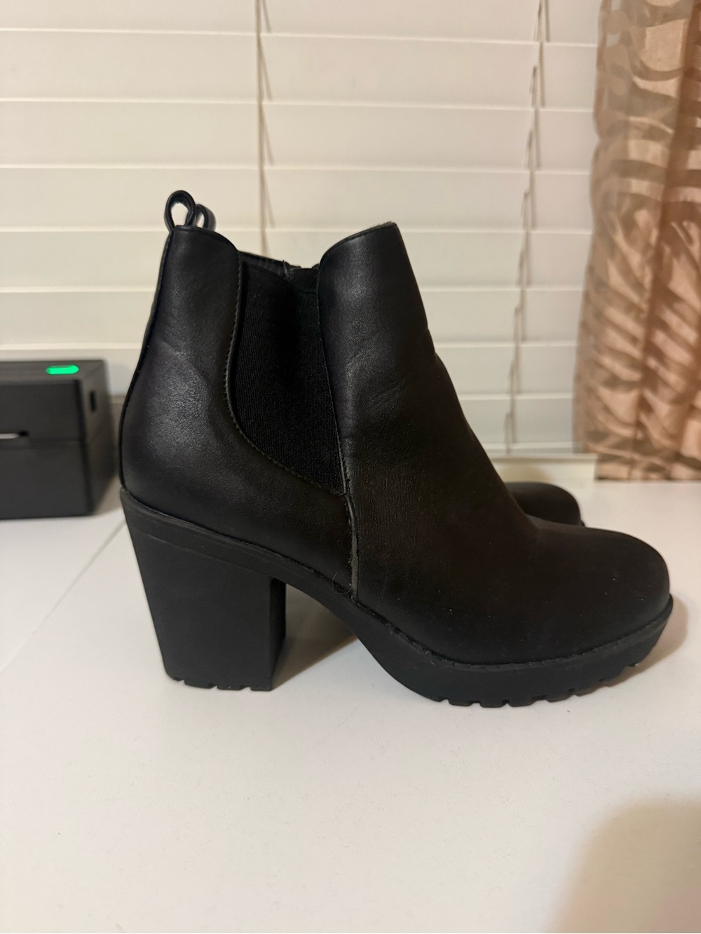 TOP Moda Black Chunky Heel Chelsea Ankle Boots
